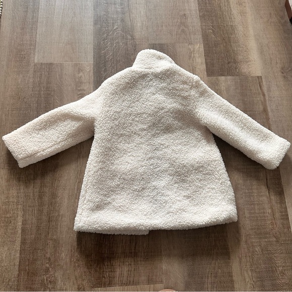 EUC Old Navy Cream Sherpa Coat size 3T - Picture 2 of 6